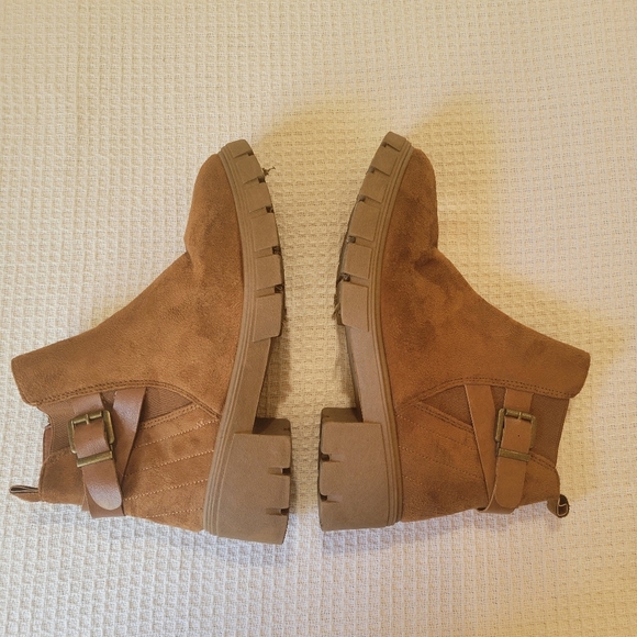 Wanted Brown Heeled Boots with Buckle - Picture 7 of 9